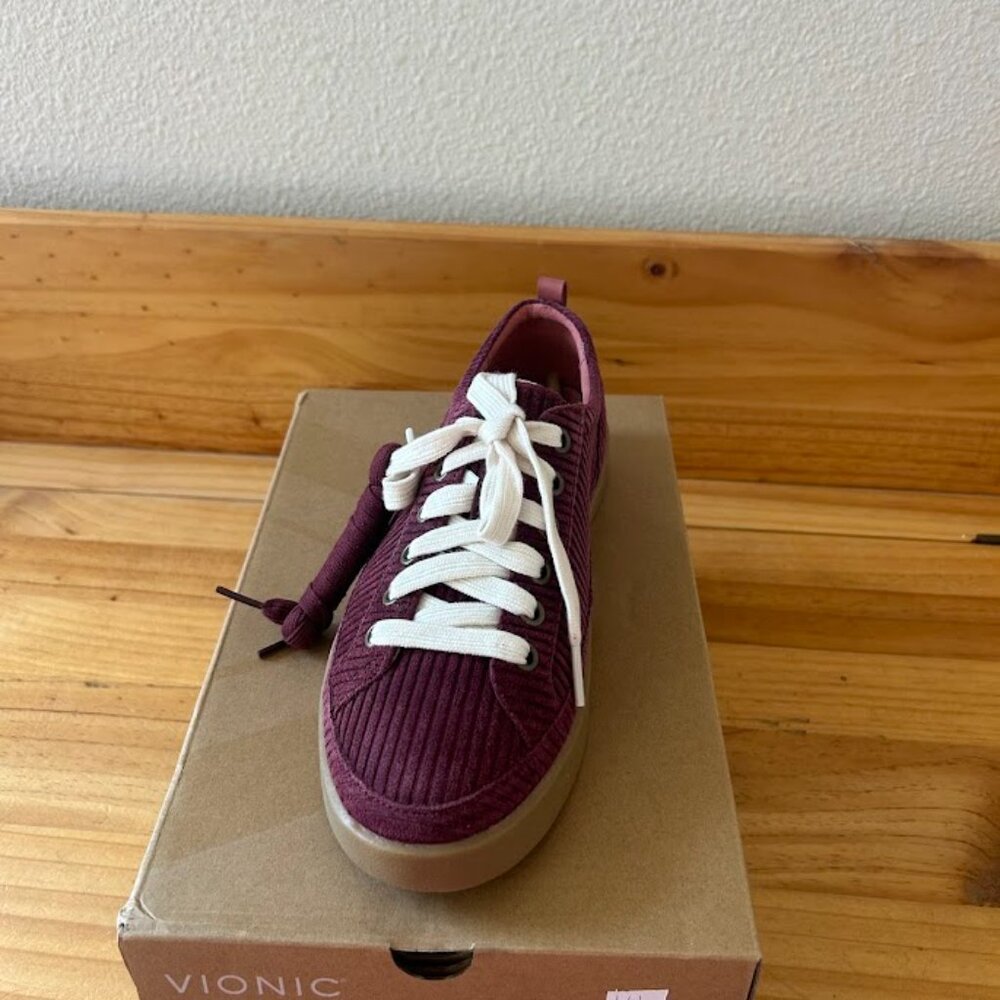 ✨ NIB Vionic Winny Cherry Jubilee Sneakers ✨ Size 7.5 - Picture 4 of 6